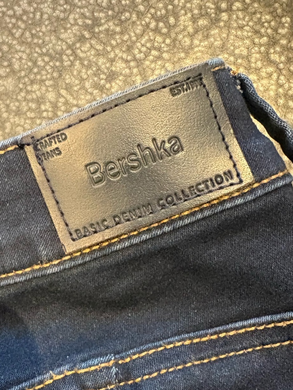 Size 8 - EU 40 Bershka Women's Navy Skinny Jeans - Picture 7 of 7